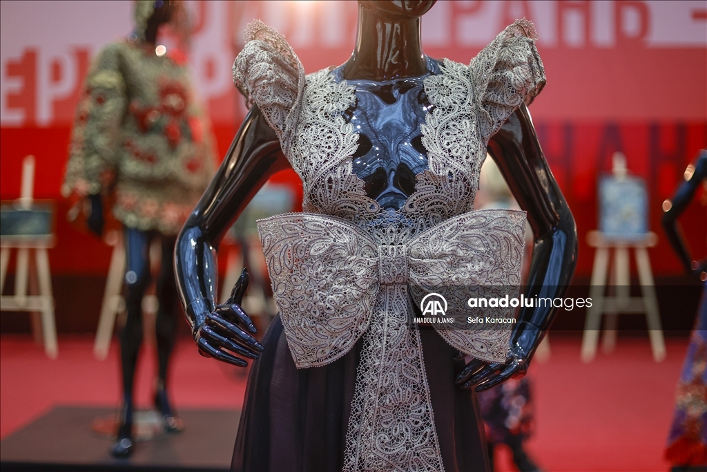 Moskova’da ‘’Eşsiz Rusya’’ Sanat ve Endüstri Sergisi