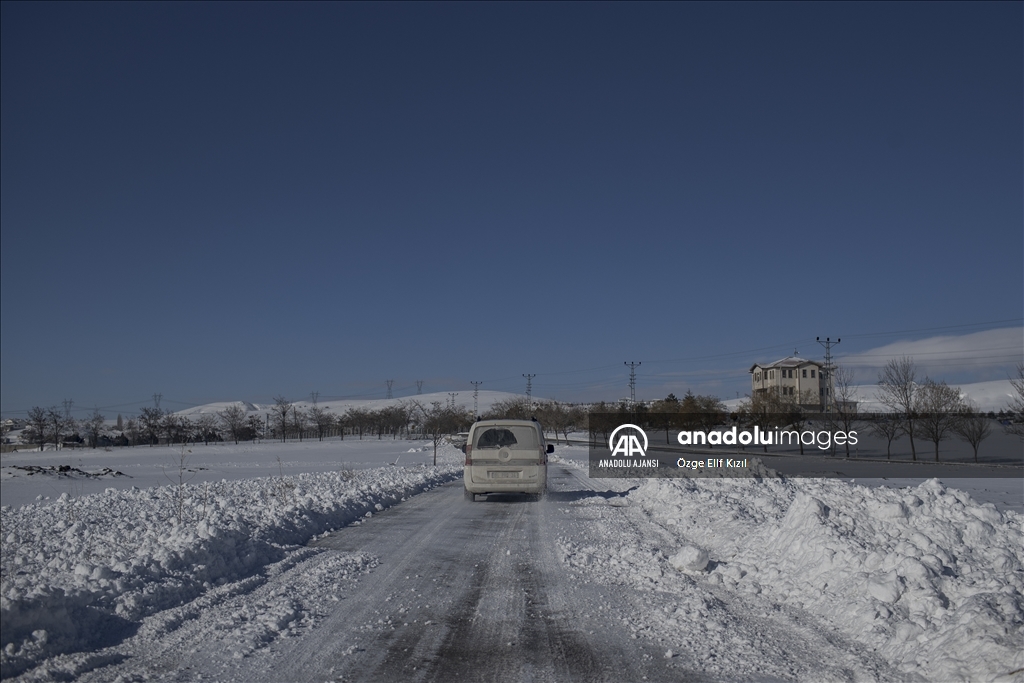 Mobil ekipler Kovid-19 aşılamasını kar kış demeden sürdürüyor