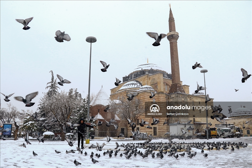 Konya kar yağışıyla beyaza büründü
