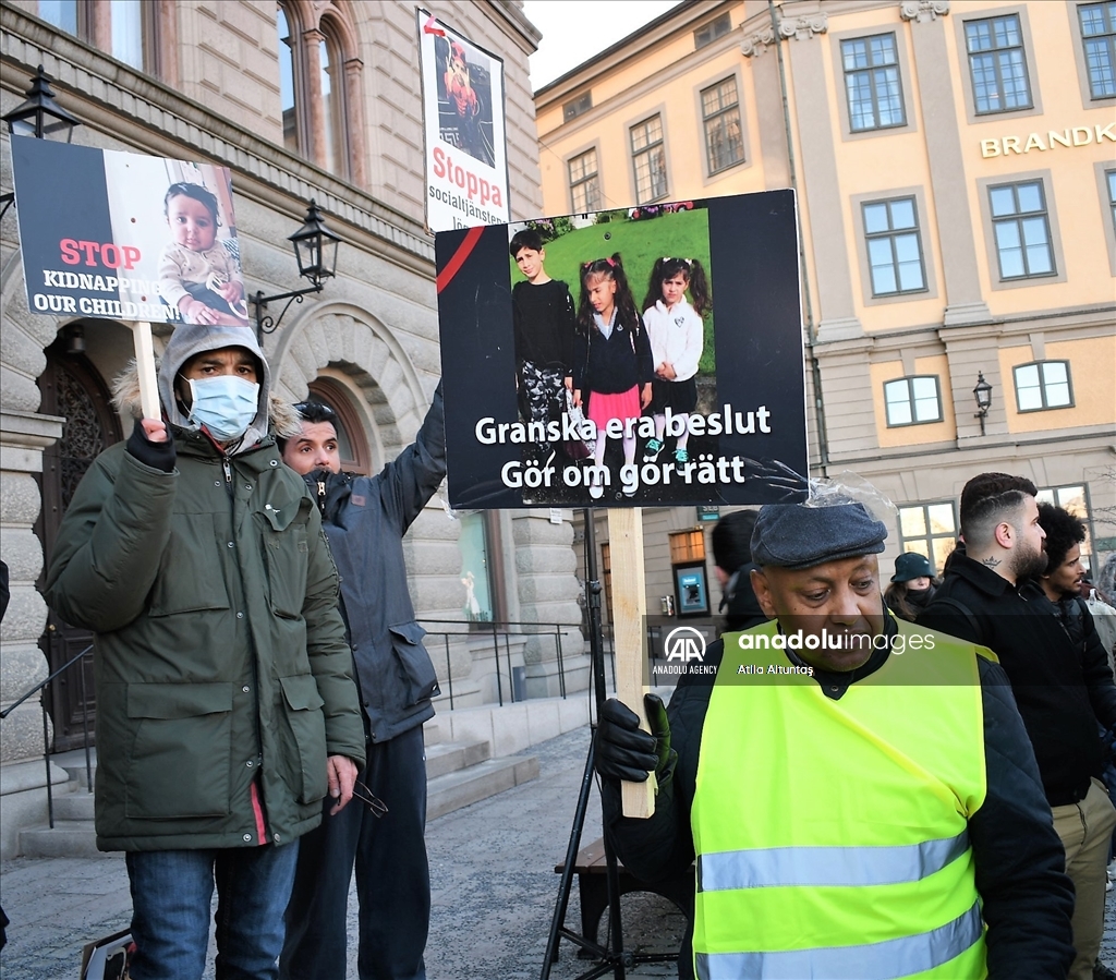 İsveç'te çocukları ellerinden alınan Müslüman ailelerden protesto