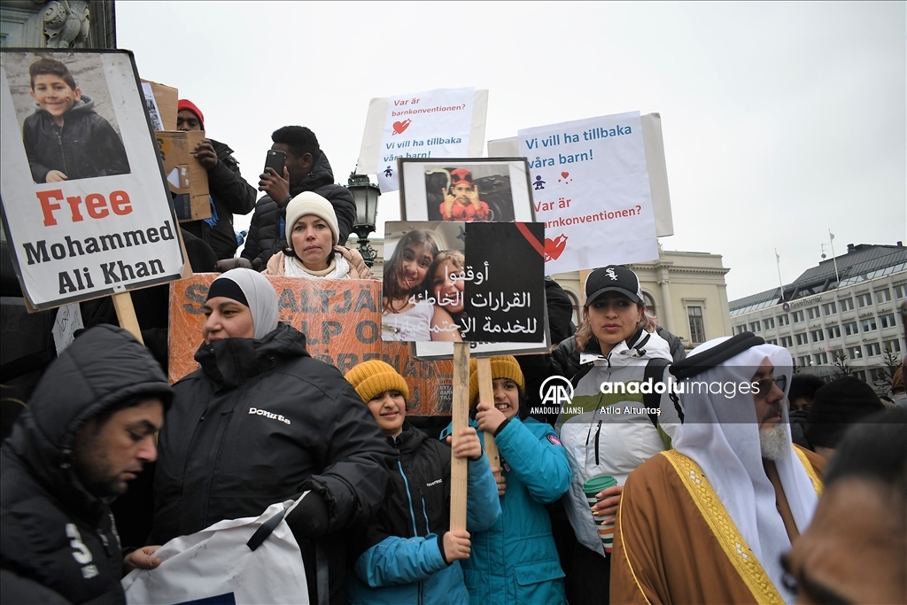 İsveç'te çocukları ellerinden alınan Müslüman ailelerden gösteri