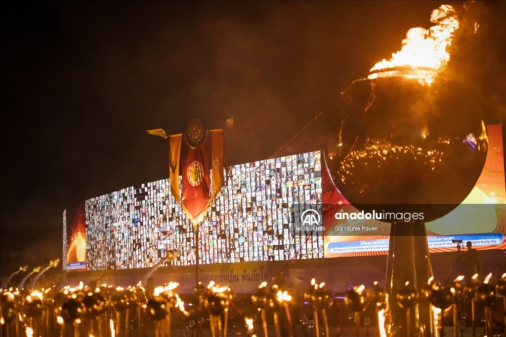 Tayland'da Makha Bucha Günü