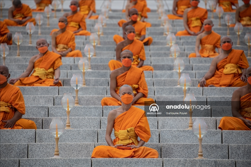 Tayland'da Makha Bucha Günü