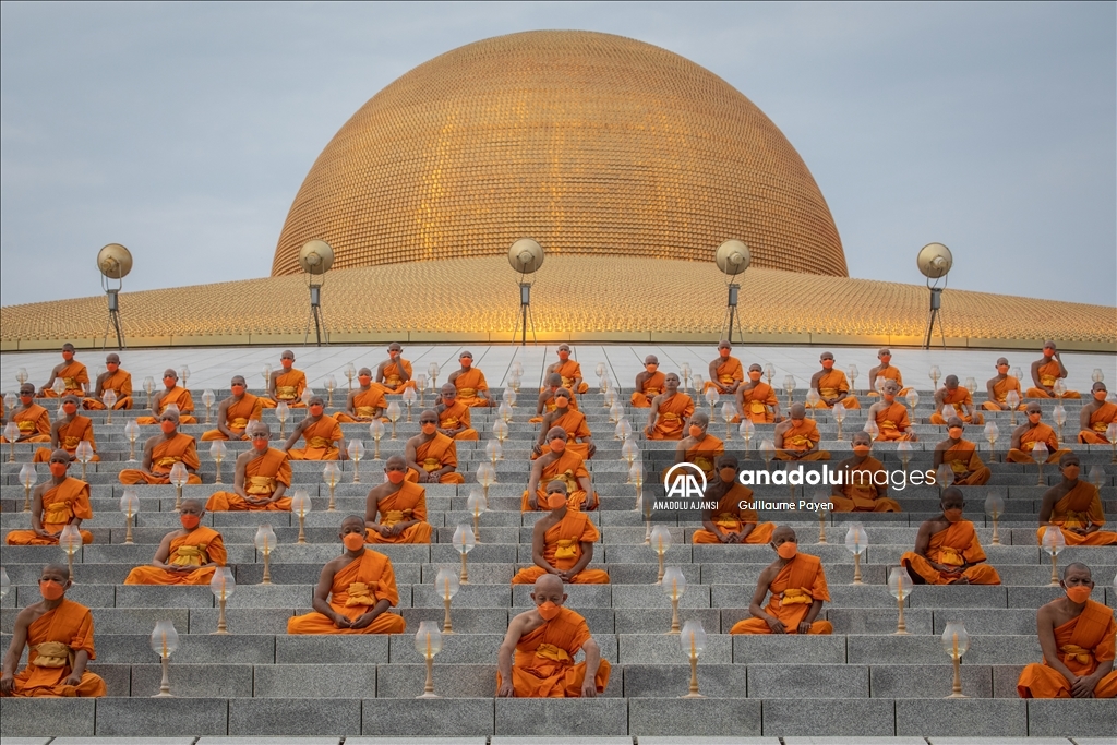 Tayland'da Makha Bucha Günü
