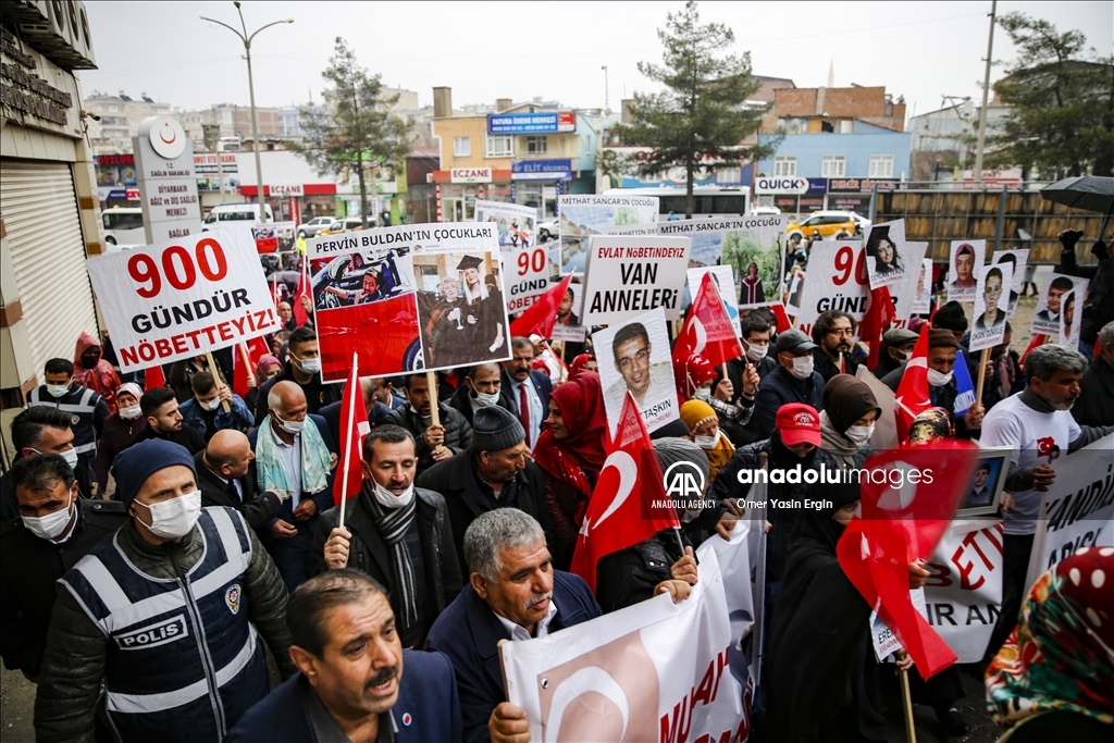 منذ 900 يوم.. أمهات ديار بكر يواصلن الاعتصام شرقي تركيا