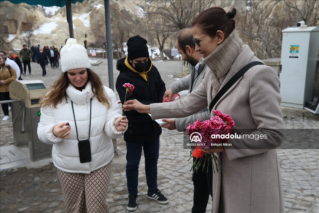 افتتح المسؤولون جناحا عند مدخل متحف