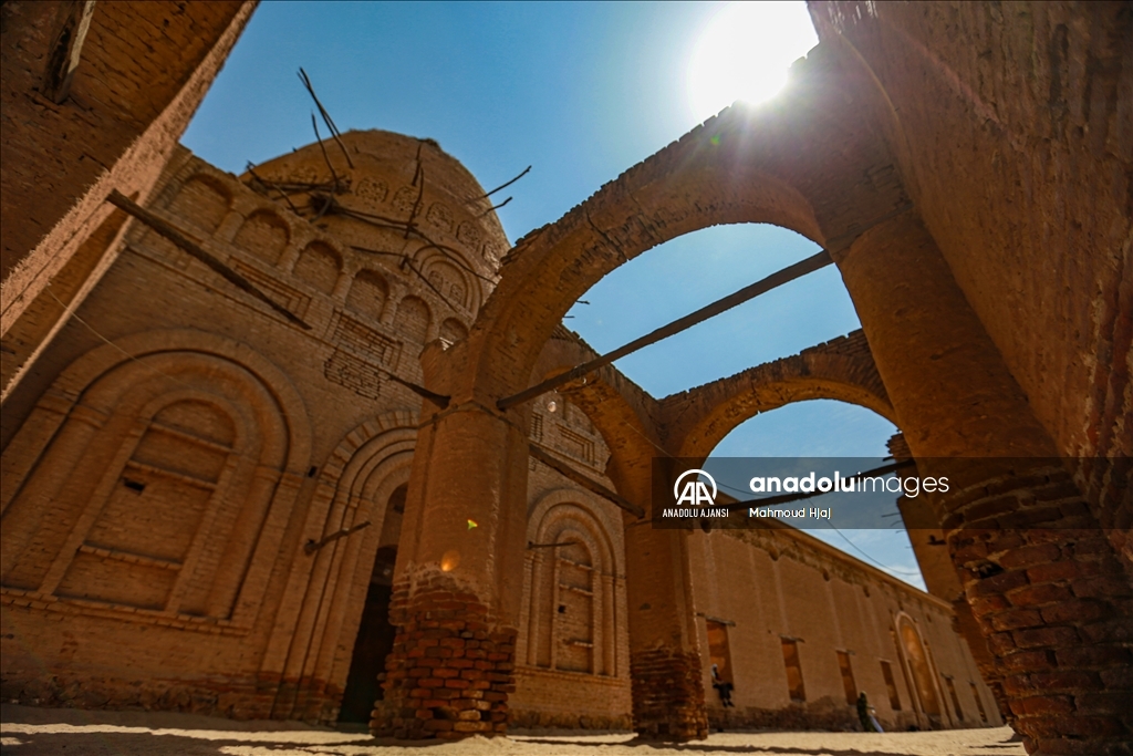 Sudan'daki Hatmiyye tarikatı lideri Ebu Cellabiye’nin türbesi farklı mimarisiyle dikkat çekiyor