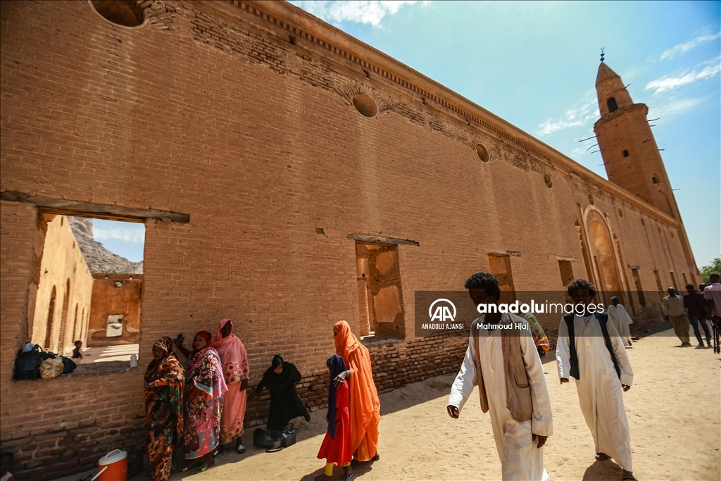 Sudan'daki Hatmiyye tarikatı lideri Ebu Cellabiye’nin türbesi farklı mimarisiyle dikkat çekiyor