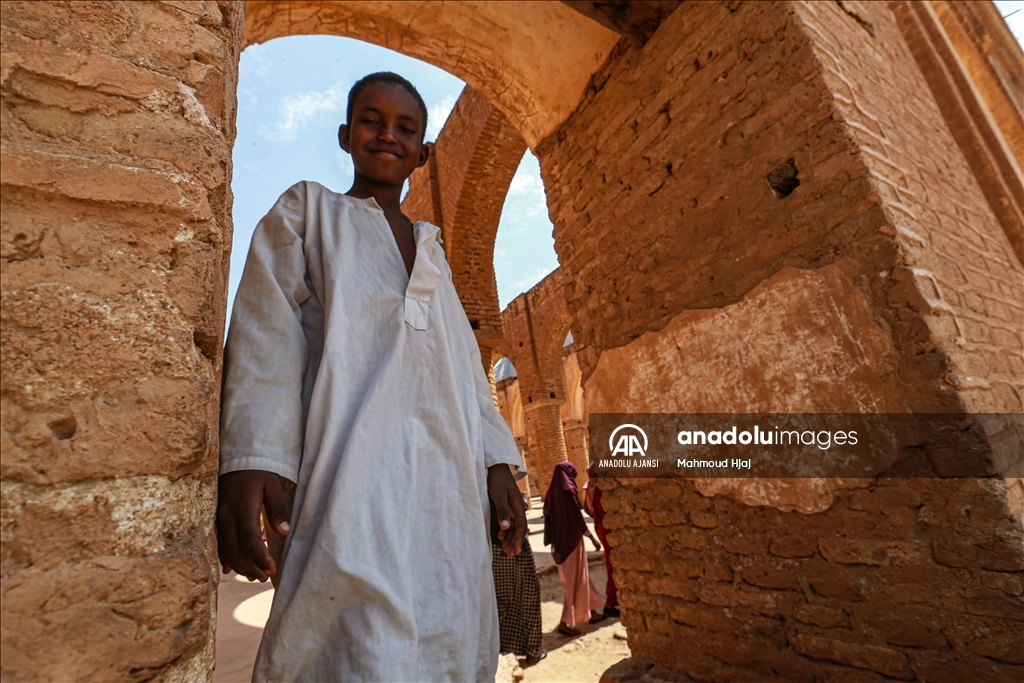 Sudan'daki Hatmiyye tarikatı lideri Ebu Cellabiye’nin türbesi farklı mimarisiyle dikkat çekiyor