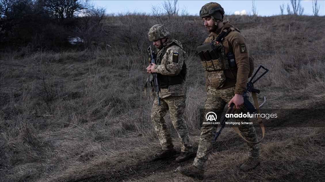 Svitlodarsk bölgesindeki Ukrayna askerleri