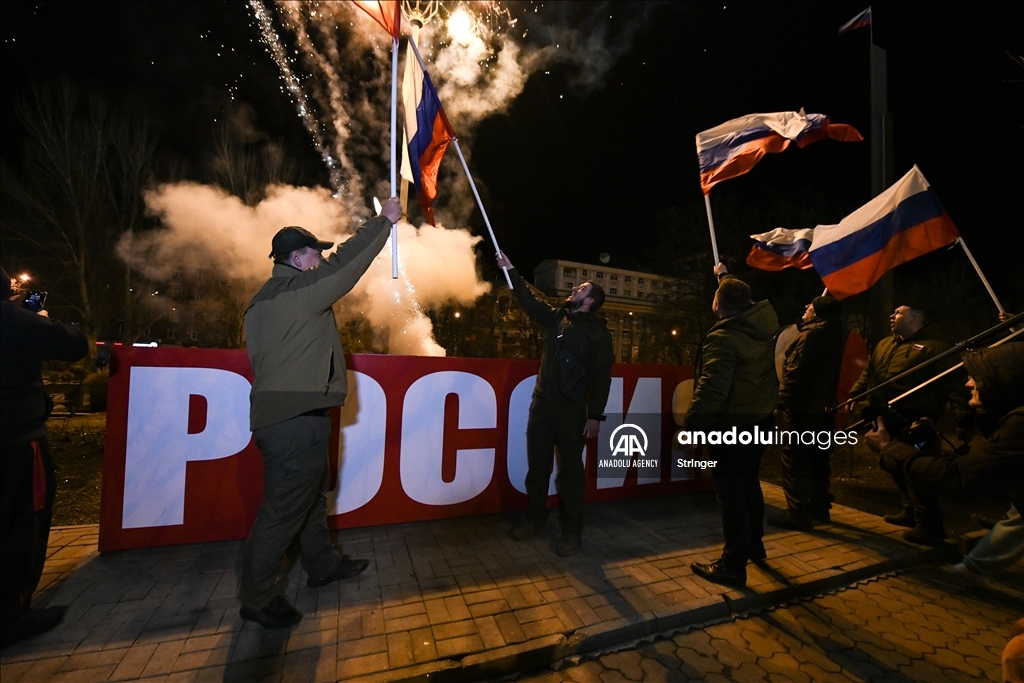 Perayaan setelah pengakuan Rusia atas wilayah Luhansk dan Donetsk yang memisahkan diri di Ukraina