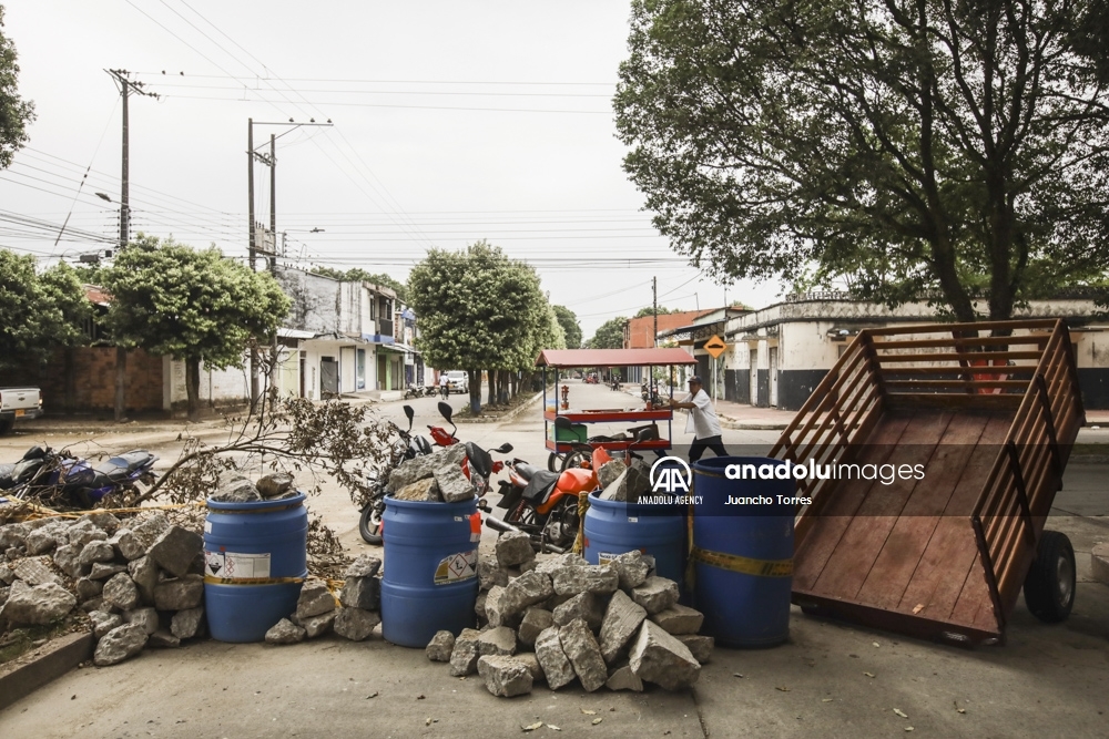 La población de Saravena, en Colombia, quedó atrapada por el fuego cruzado entre grupos criminales rivales