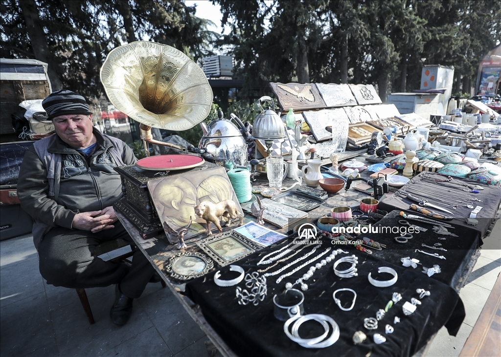 Tiflis'deki "bit pazarı"