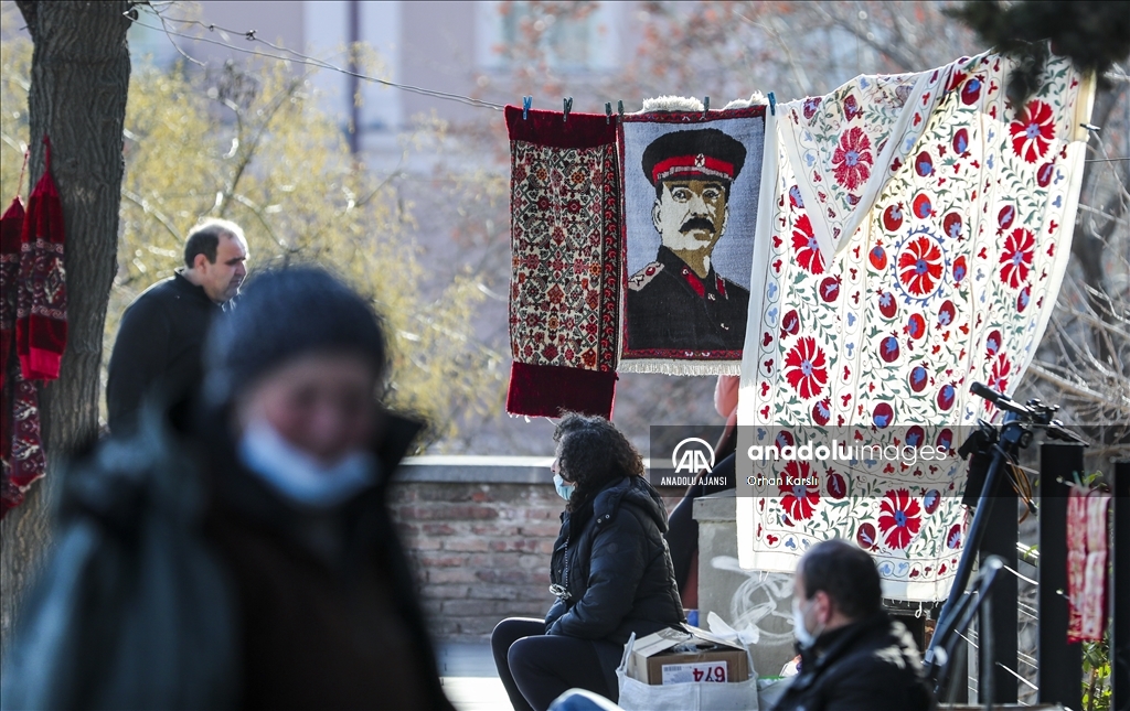 Tiflis'deki "bit pazarı"