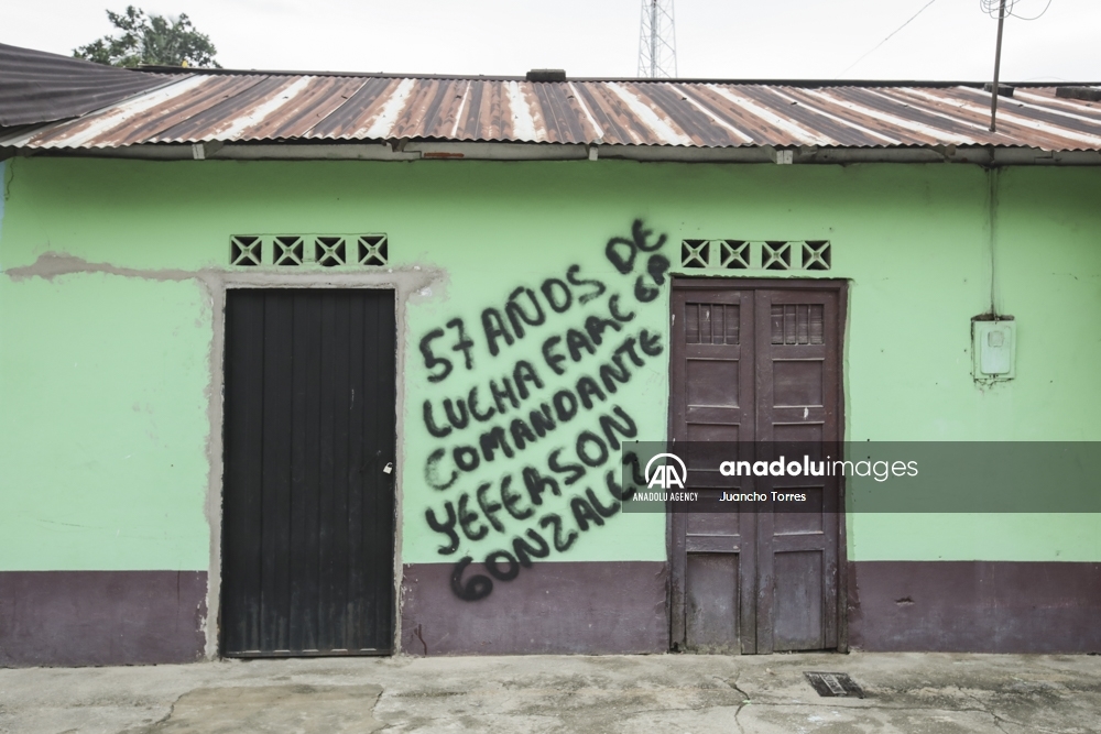 La población de Saravena, en Colombia, quedó atrapada por el fuego cruzado entre grupos criminales rivales