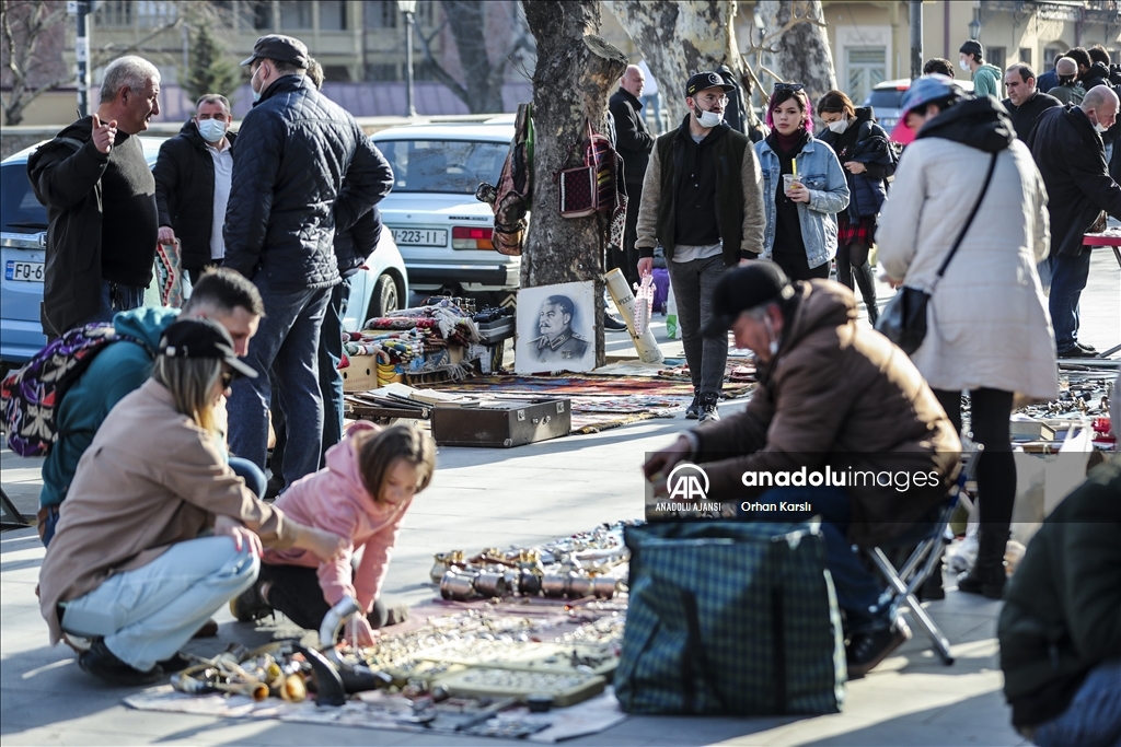 Tiflis'deki "bit pazarı"