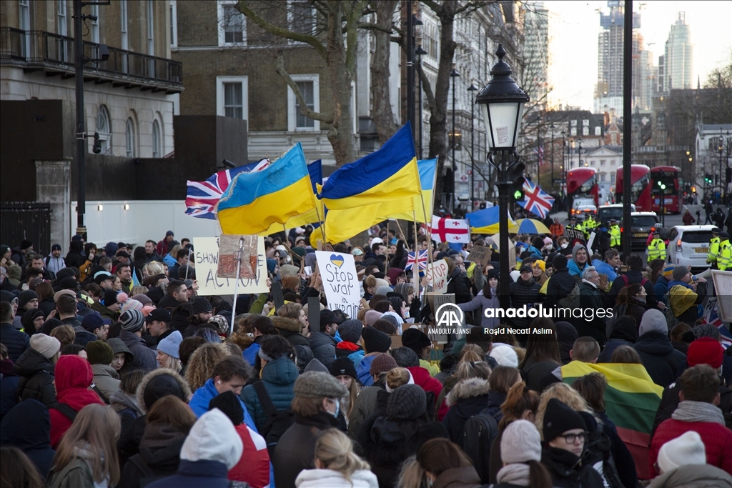 İngiltere’nin başkenti Londra’da Rusya’nın Ukrayna’ya müdahalesi protesto edildi
