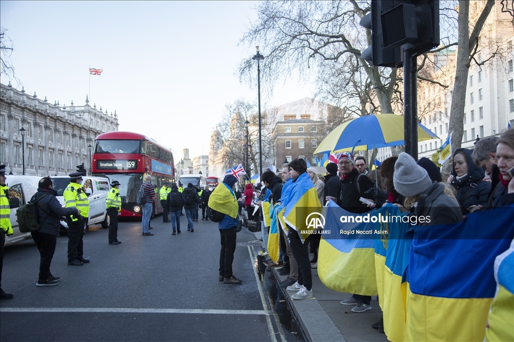 İngiltere’nin başkenti Londra’da Rusya’nın Ukrayna’ya müdahalesi protesto edildi