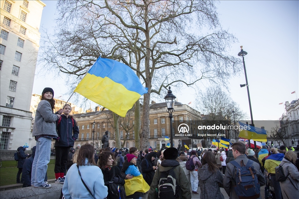 İngiltere’nin başkenti Londra’da Rusya’nın Ukrayna’ya müdahalesi protesto edildi