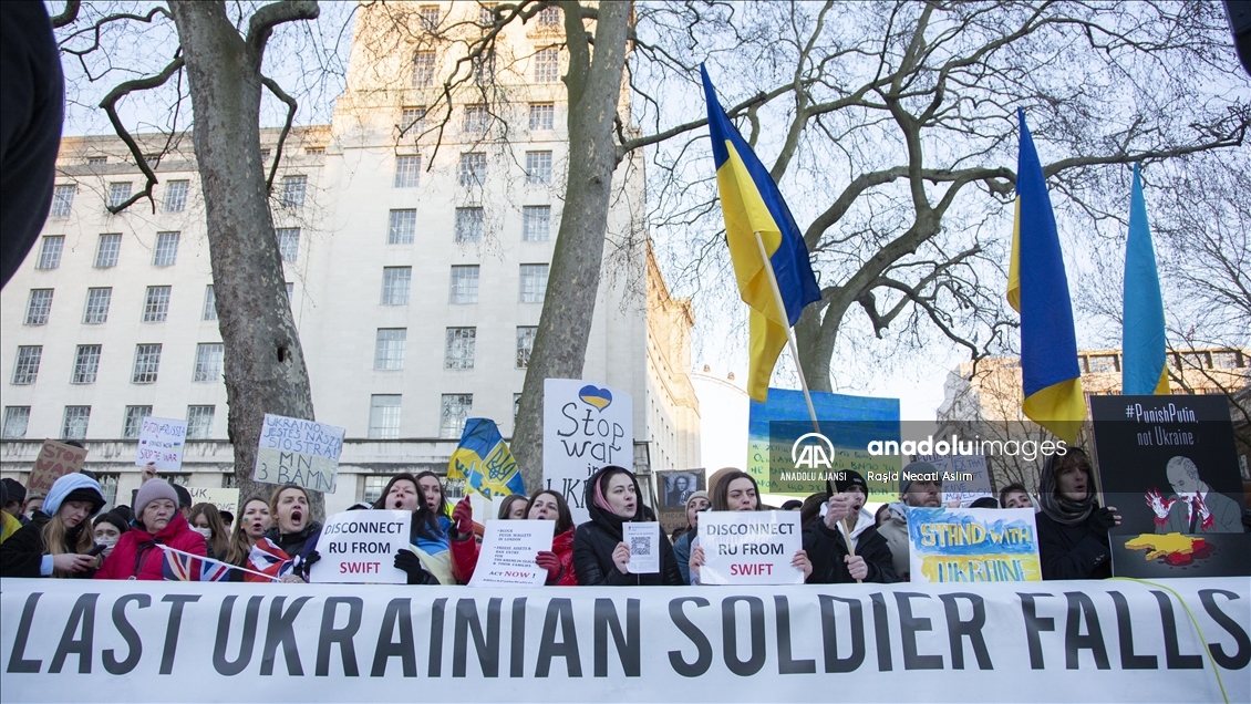 İngiltere’nin başkenti Londra’da Rusya’nın Ukrayna’ya müdahalesi protesto edildi