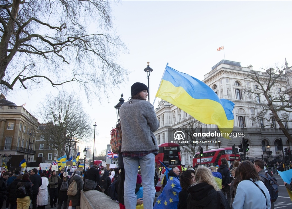 İngiltere’nin başkenti Londra’da Rusya’nın Ukrayna’ya müdahalesi protesto edildi