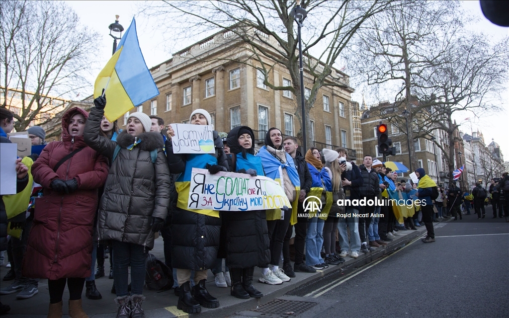 İngiltere’nin başkenti Londra’da Rusya’nın Ukrayna’ya müdahalesi protesto edildi