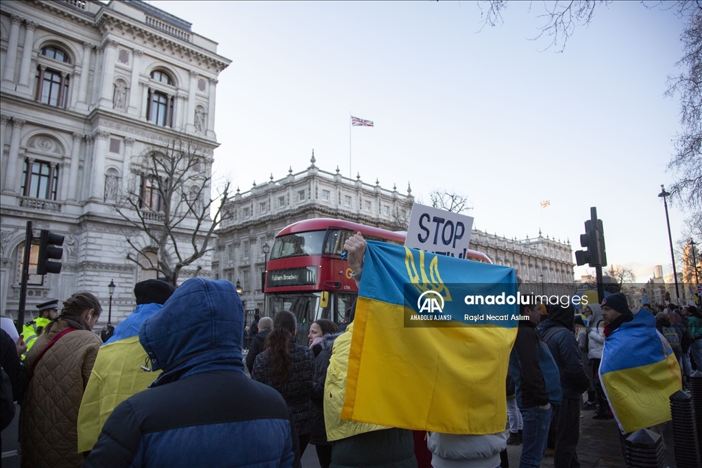 İngiltere’nin başkenti Londra’da Rusya’nın Ukrayna’ya müdahalesi protesto edildi