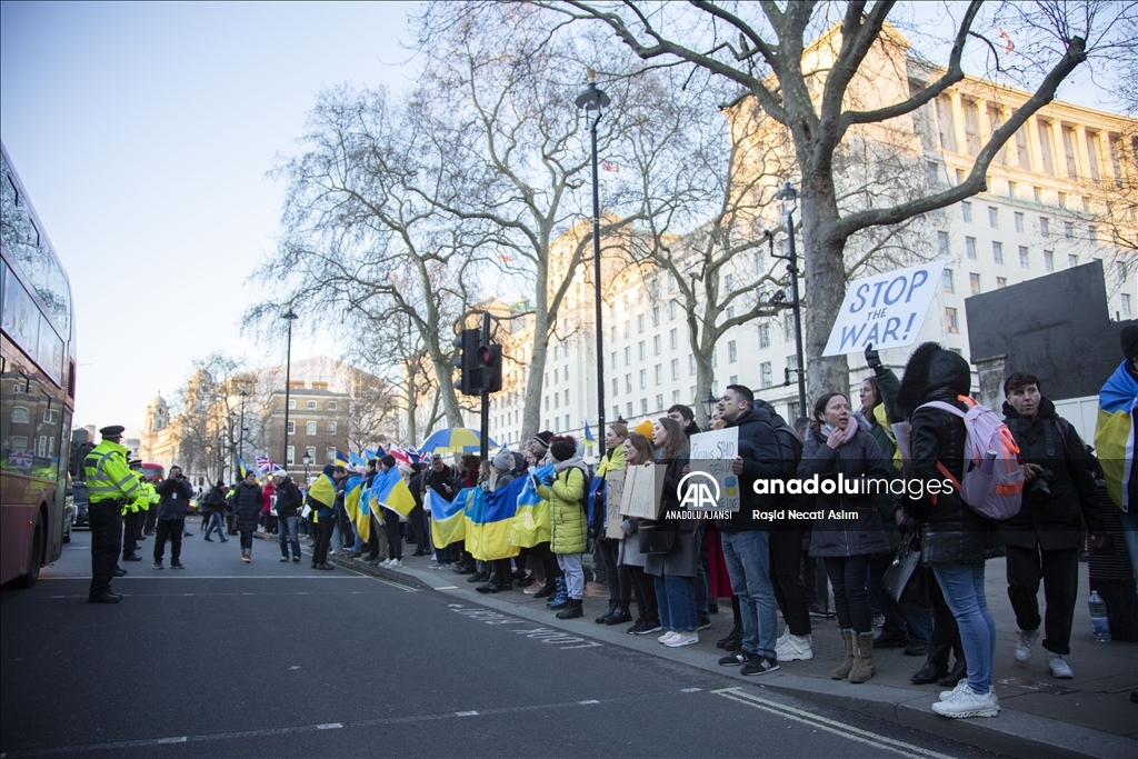 İngiltere’nin başkenti Londra’da Rusya’nın Ukrayna’ya müdahalesi protesto edildi