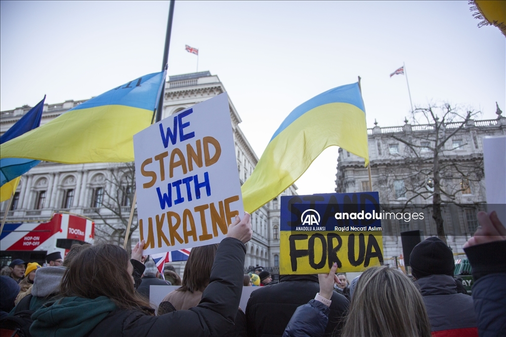 İngiltere’nin başkenti Londra’da Rusya’nın Ukrayna’ya müdahalesi protesto edildi