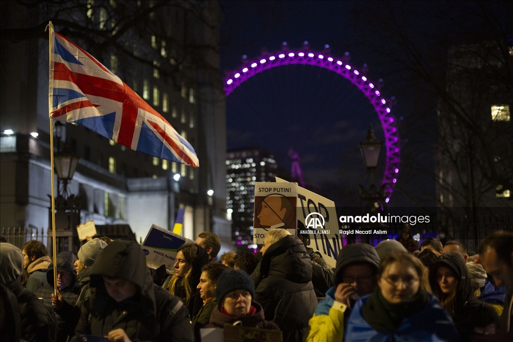 İngiltere’nin başkenti Londra’da Rusya’nın Ukrayna’ya müdahalesi protesto edildi