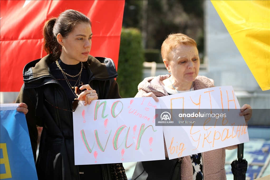 Adana'da yaşayan Ukraynalılar, Rusya'nın askeri müdahalesine tepki gösterdi