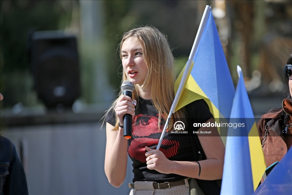 Adana'da yaşayan Ukraynalılar, Rusya'nın askeri müdahalesine tepki gösterdi