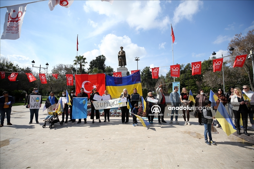 Adana'da yaşayan Ukraynalılar, Rusya'nın askeri müdahalesine tepki gösterdi