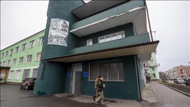 People making their ways to recruitment center in Kramatorsk