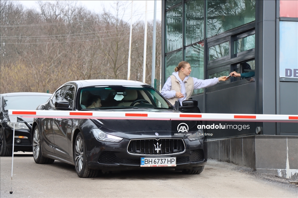 Rusya'nın saldırılarından kaçan Ukraynalı aileler Türkiye'ye gelmeye devam ediyor