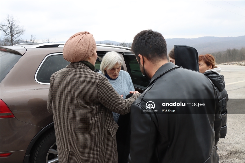 Rusya'nın saldırılarından kaçan Ukraynalı aileler Türkiye'ye gelmeye devam ediyor