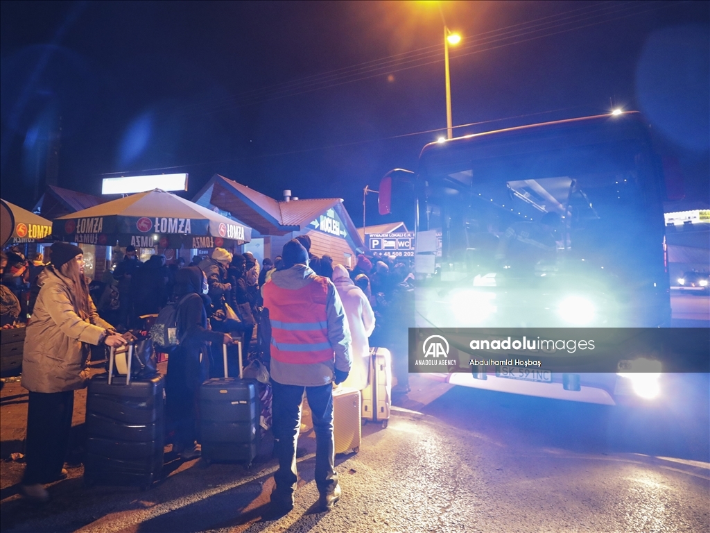 عدد الأشخاص الذين غادروا أوكرانيا إلى الدول المجاورة بلغ 368 ألفا