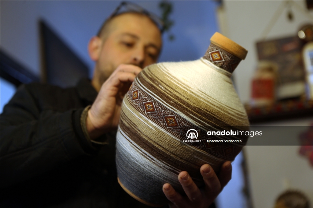 الأردني "القواسمي".. فخّاره يزهو بزخرفة عصرية تحيي التراث