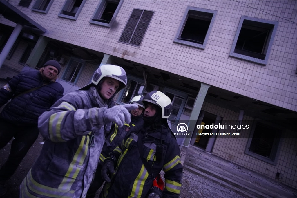 Kiev'de TV kulesi yakınına düşen roket çevrede hasara yol açtı