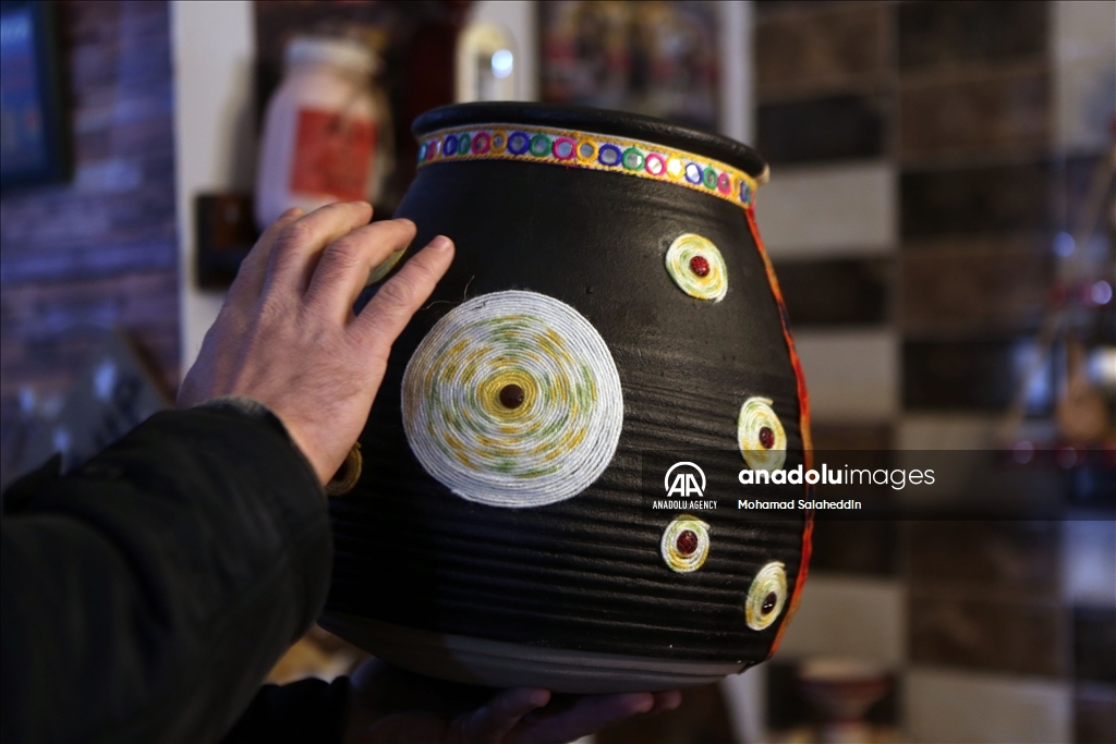 الأردني "القواسمي".. فخّاره يزهو بزخرفة عصرية تحيي التراث