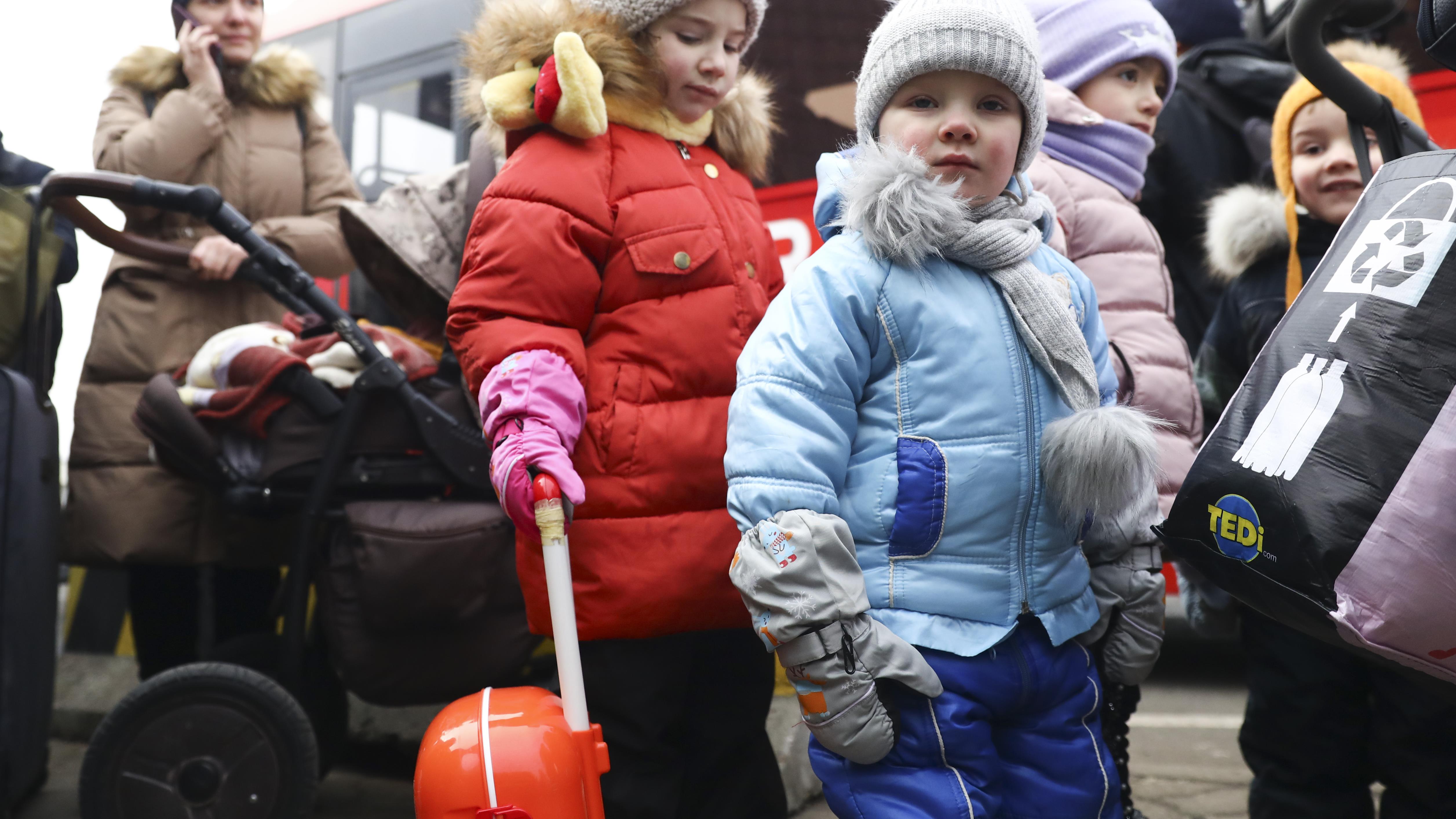 Rusya'nın Ukrayna'ya saldırıları sürerken siviller Polonya'ya gelmeye devam ediyor