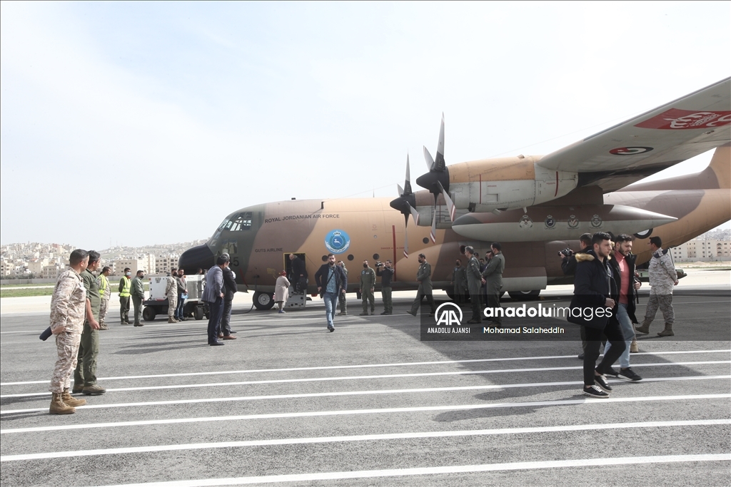 Ukrayna'dan tahliye edilen Ürdünlüler Amman'a ulaştı