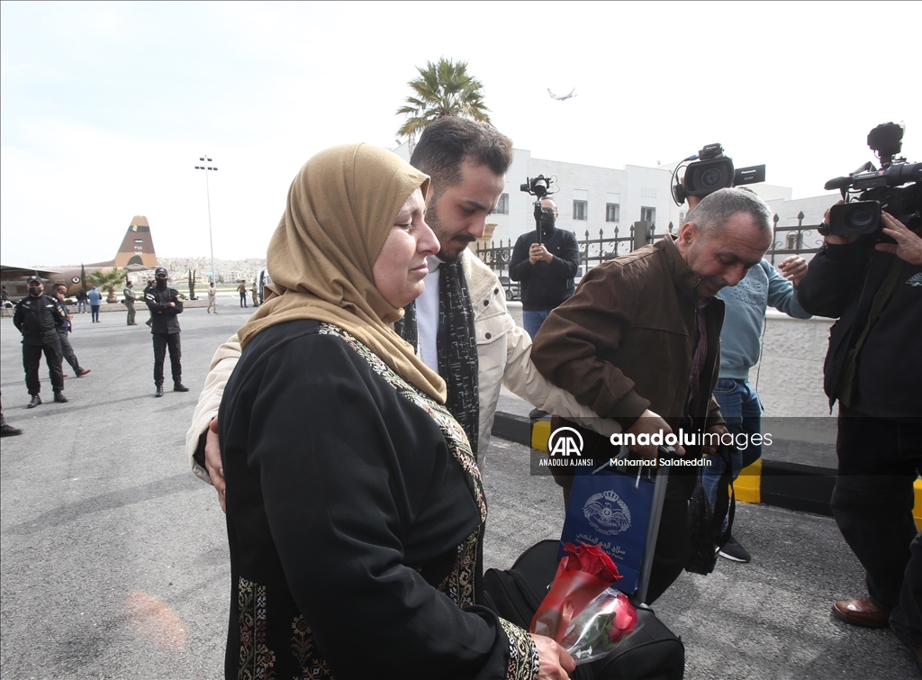 Ukrayna'dan tahliye edilen Ürdünlüler Amman'a ulaştı