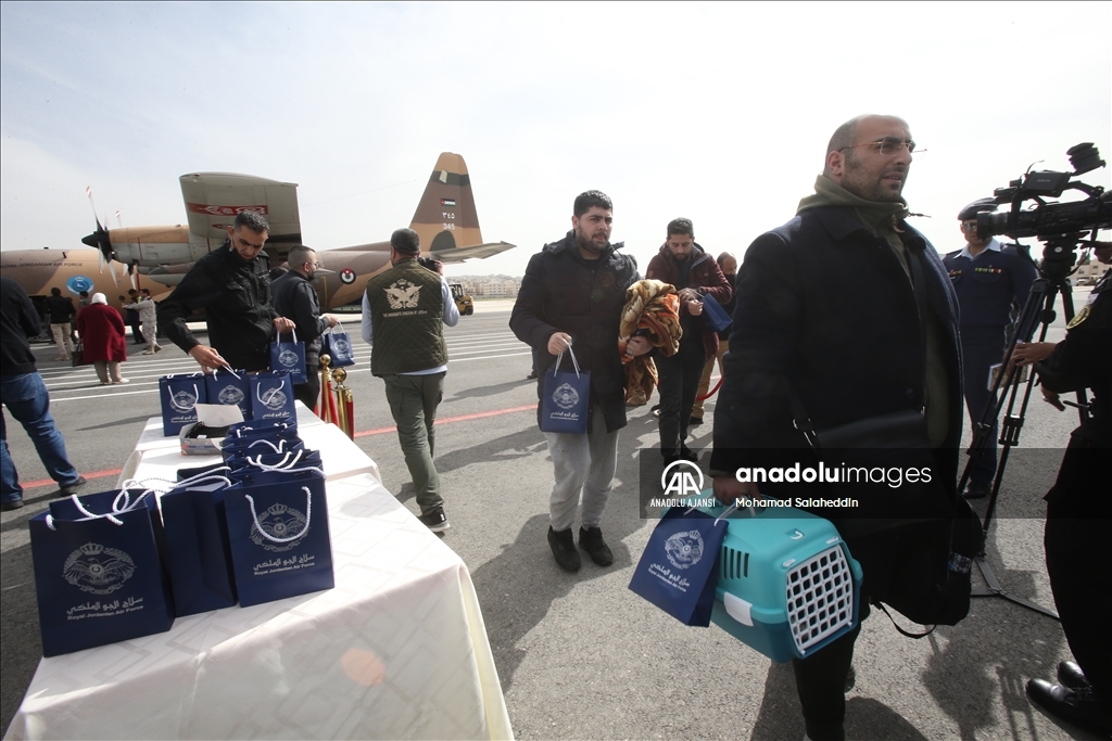 Ukrayna'dan tahliye edilen Ürdünlüler Amman'a ulaştı