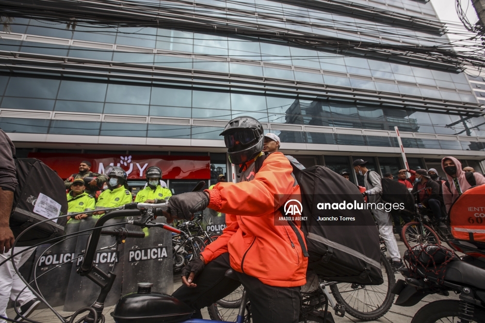 Domiciliarios de la plataforma Rappi protestan por mejores condiciones laborales en Colombia