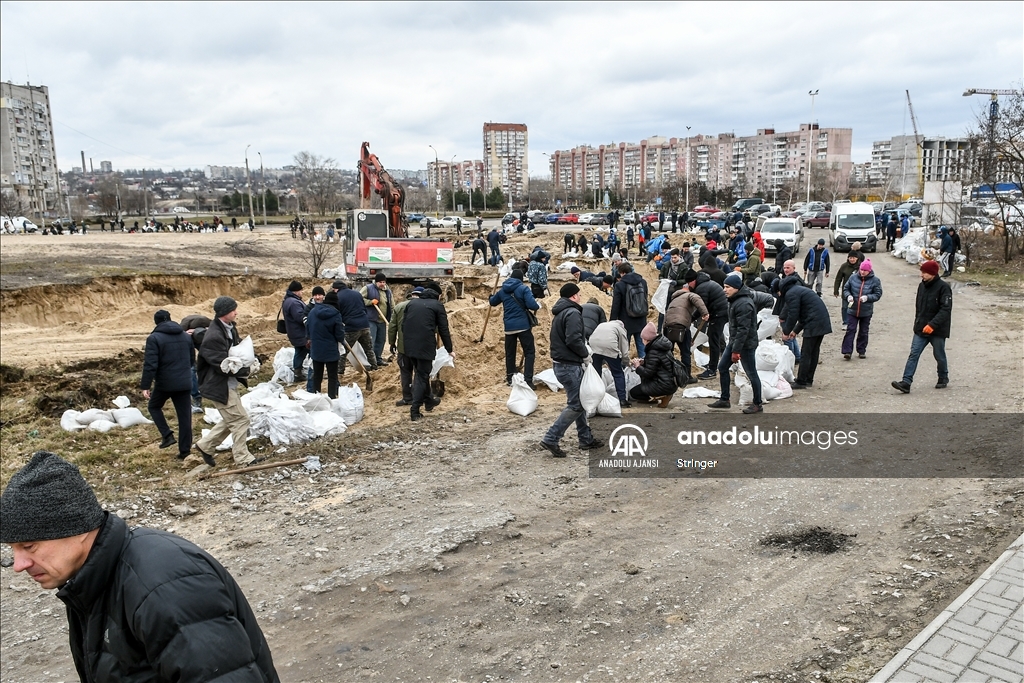 Zaporozhye'de halk kentin güvenliğine katkıda bulunmaya devam ediyor