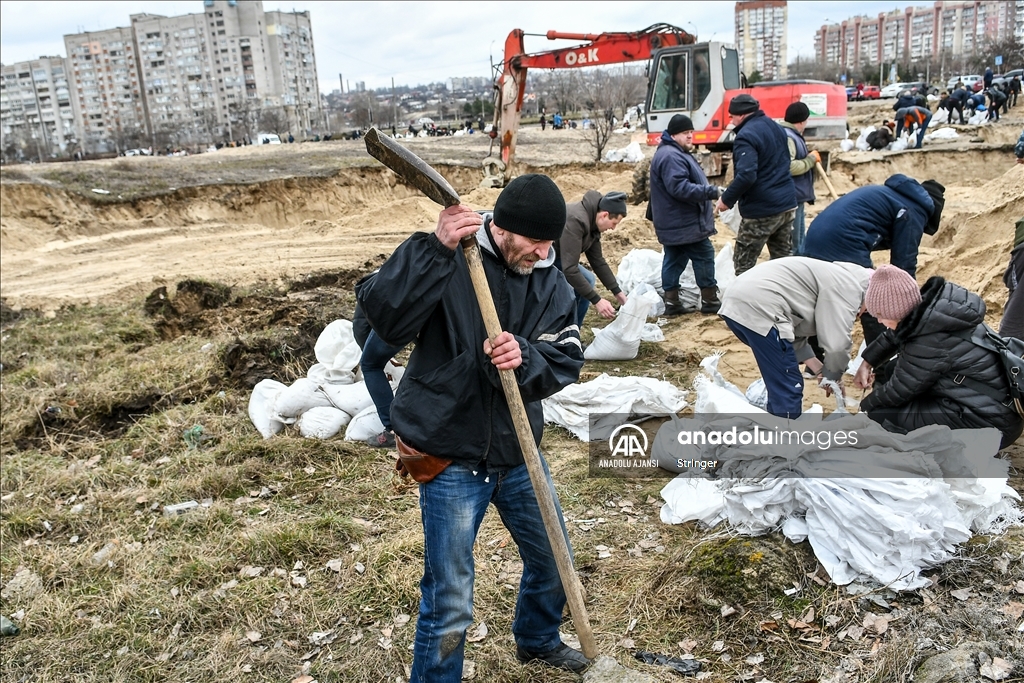 Zaporozhye'de halk kentin güvenliğine katkıda bulunmaya devam ediyor