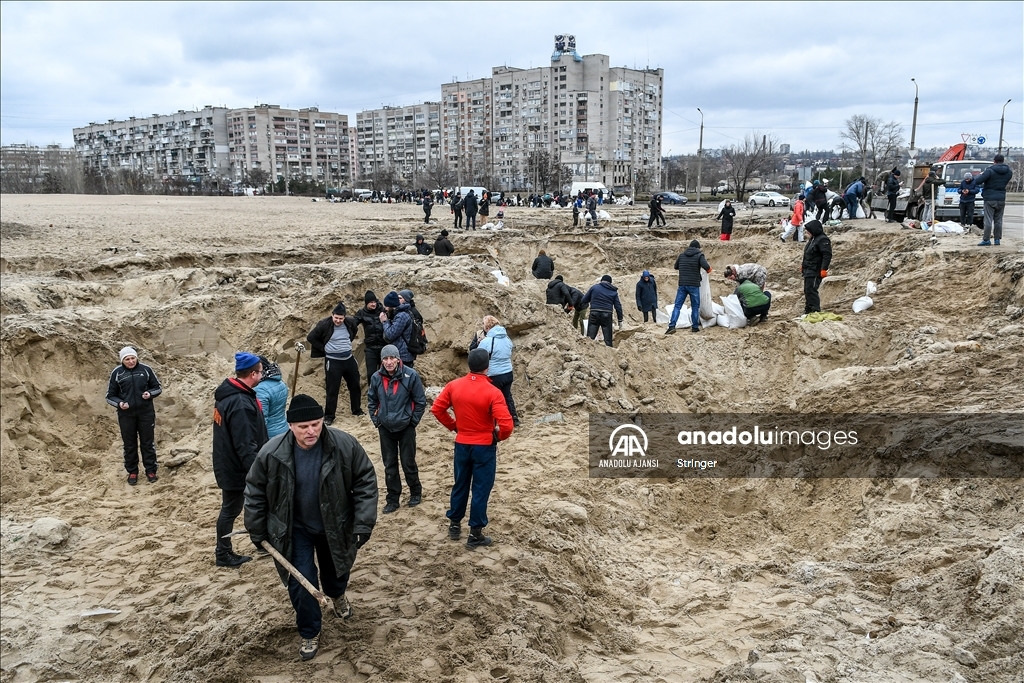 Zaporozhye'de halk kentin güvenliğine katkıda bulunmaya devam ediyor