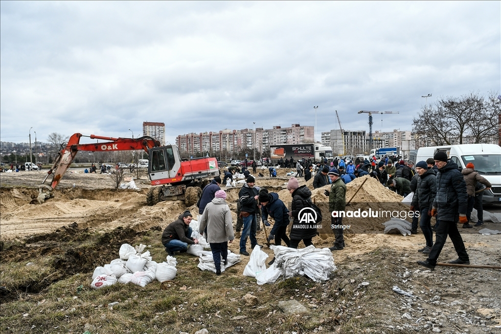 Zaporozhye'de halk kentin güvenliğine katkıda bulunmaya devam ediyor