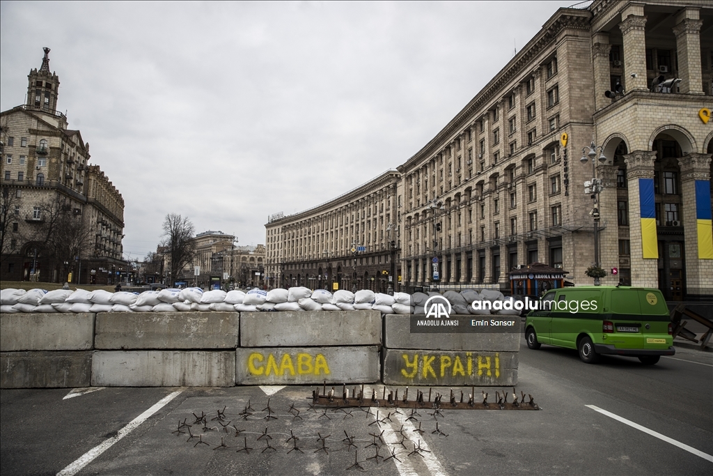 Ukrayna'nın başkenti Kiev'de savaş hazırlıkları devam ediyor